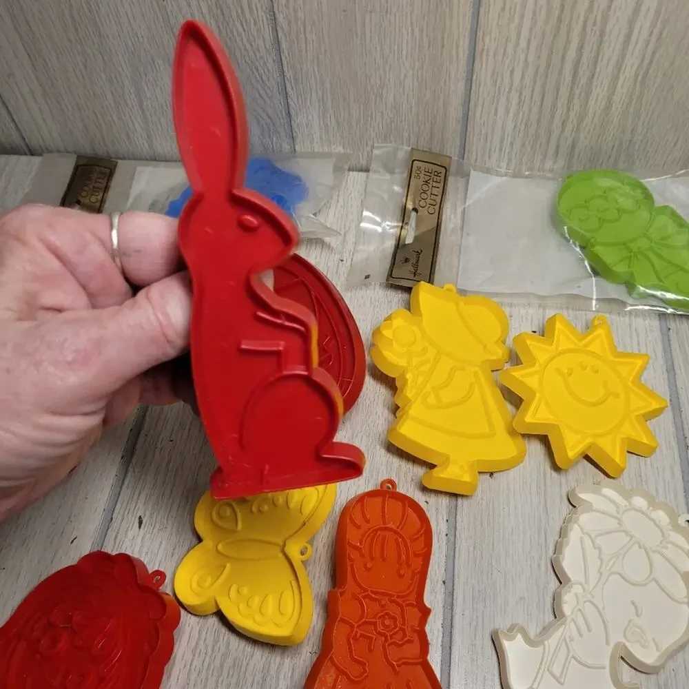 Vtg USA Made Hallmark Plastic Cookie Cutter Assortment Lot Of 15 Holiday Baking